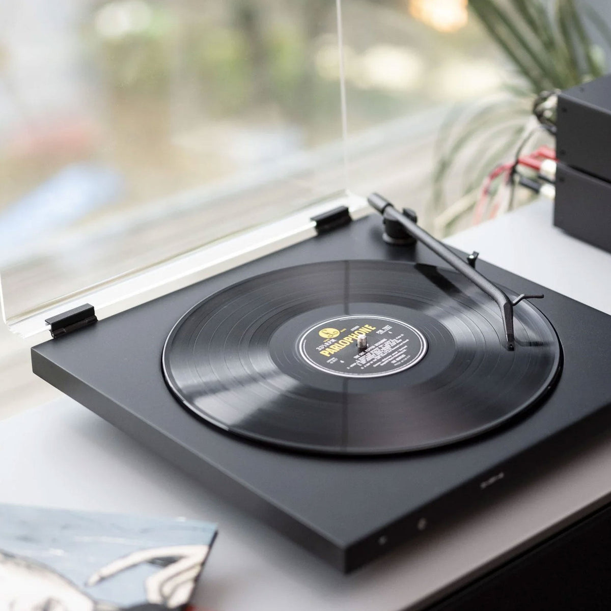 Tone Factory: Tone Turntable w/ Dustcover